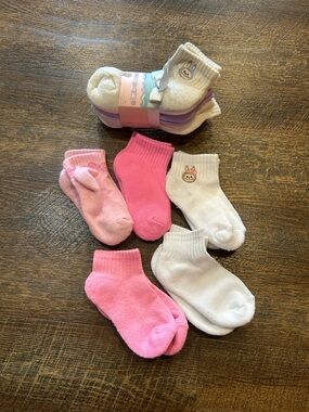 Girls' 6-Pack Ankle Socks in Pink & White